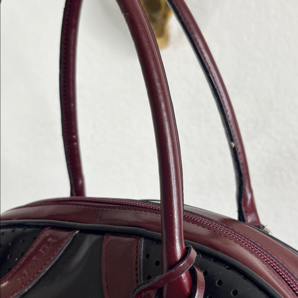 VTG Prada SS2000 RTW Bowler Black Merlor Burgundy Vitello Drive Bowling Bag Tote - Picture 8 of 13